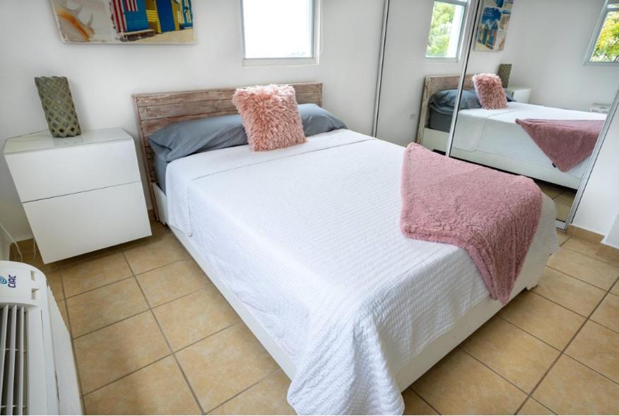 Luxury Apartment With Ocean Views ファハルド エクステリア 写真