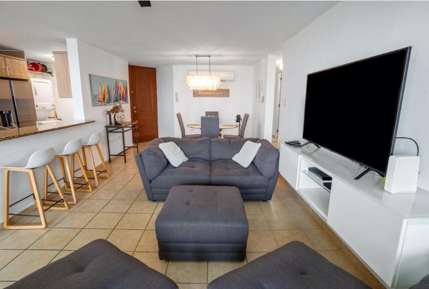 Luxury Apartment With Ocean Views ファハルド エクステリア 写真